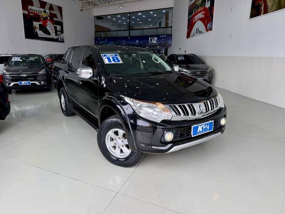 MITSUBISHI L200 TRITON 2.4 16V TURBO DIESEL SPORT HPE-S CD 4P 4X4 AUTOMÁTICO